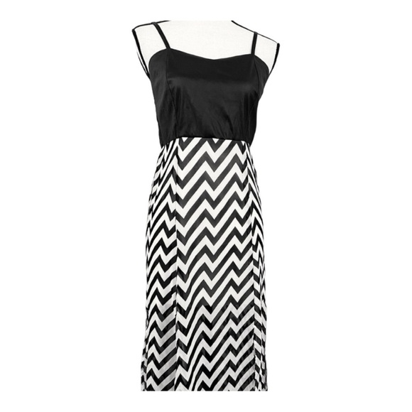 Second Skin Dresses & Skirts - Second Skin. Black/White maxi style Dress. Sz M.
